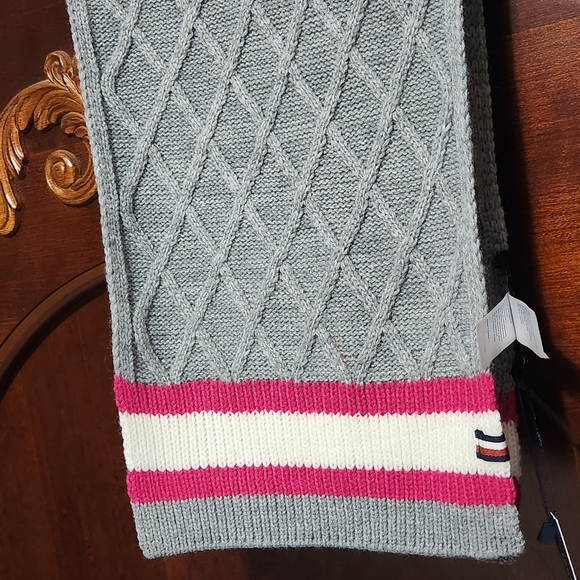 Tommy Hilfiger Gray Scarf with Pink and White Stripes - Picture 2 of 6